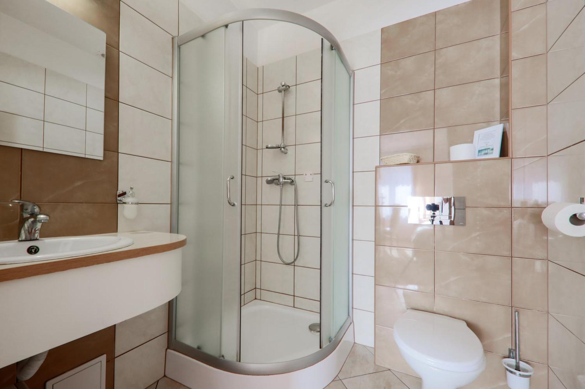 Hotel Laziska Czchow Ngoại thất bức ảnh