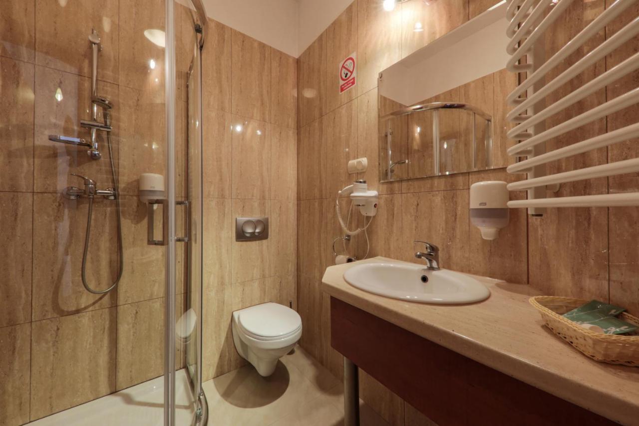 Hotel Laziska Czchow Ngoại thất bức ảnh